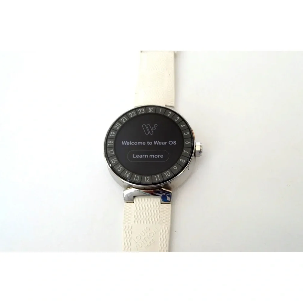 Louis Vuitton tambour Black Smartwatch with Original Paperwork + box - Picture 7 of 13
